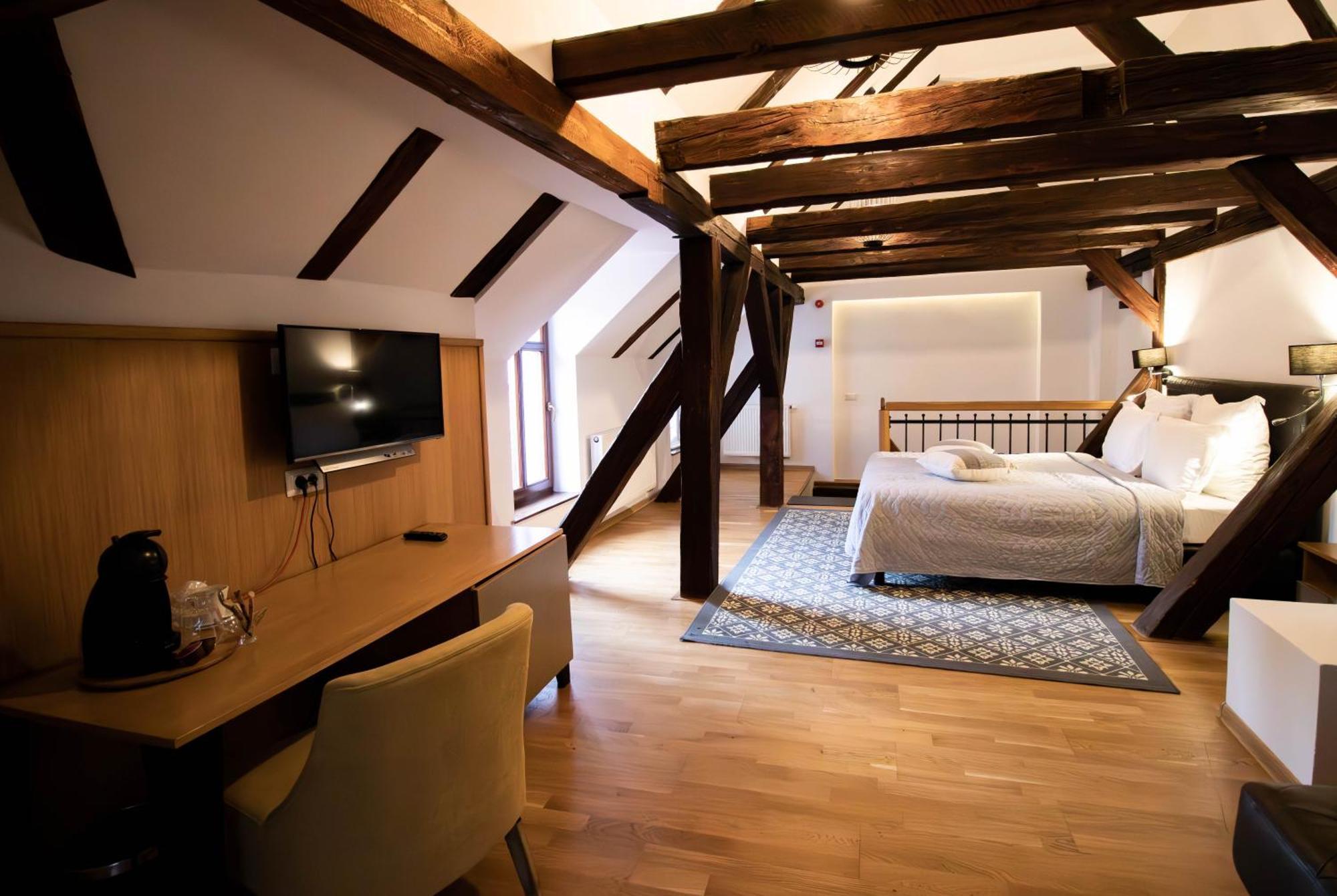 Hotel Ottimo Brasov Bagian luar foto