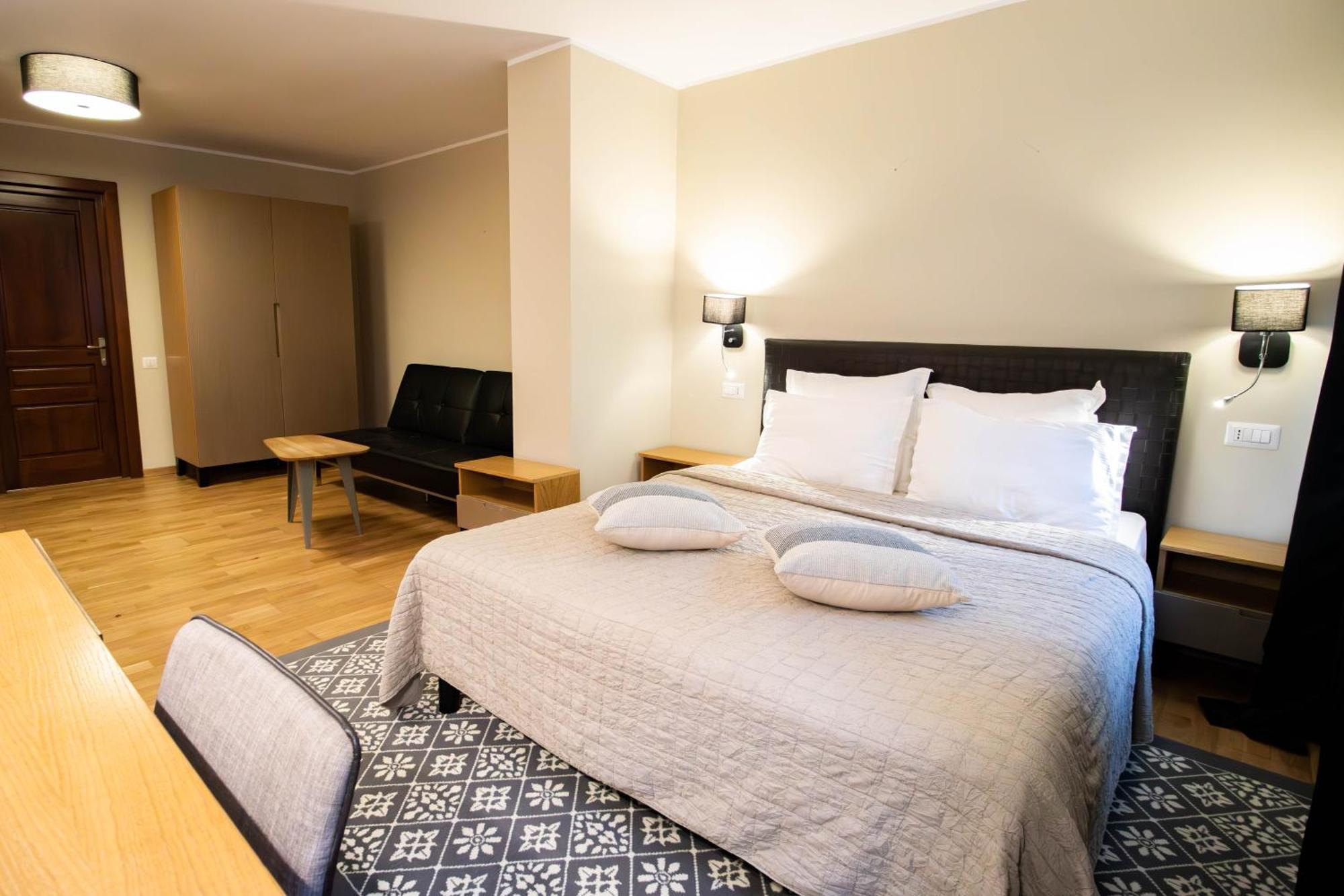 Hotel Ottimo Brasov Bagian luar foto